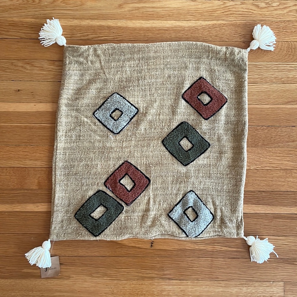 20 inch Yo! Treasure Pillow Cover